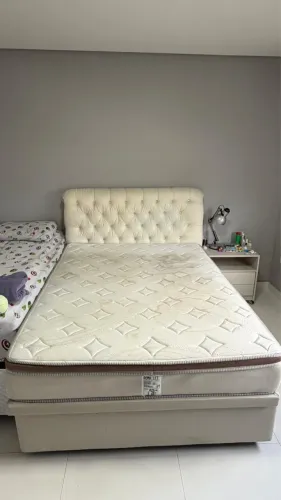 Vendo cama de casal com baú Euro Colchões