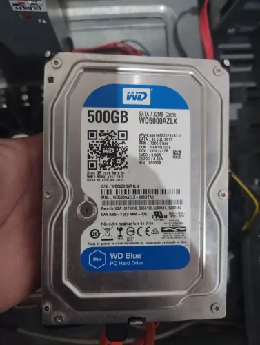 VENDO URGENTE É PREÇO LÁ EM BAIXO ESTE HD DE 500 GB JÁ FORMATADO É FUNCIONANDO OK.