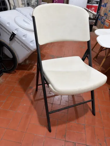 Vendo 3 cadeiras 80,00 cada