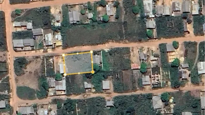 Vende-se terreno no Bairro João de Barro com 900m²