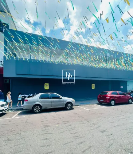 Ponto comercial de 500 m² em dois pavimentos no Parque 10
