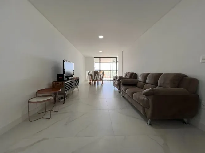 Apartamento com vista mar com 3 suítes Praia Brava em Itajaí