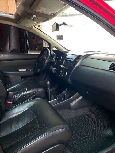 Nissan Tiida SL 1.8/1.8 Flex 16V Mec. 2013