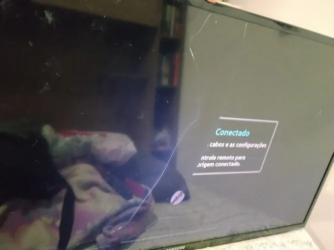 TELEVISÃO TELA MANCHADA