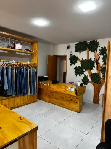 Vendo loja de roupas infantil montada