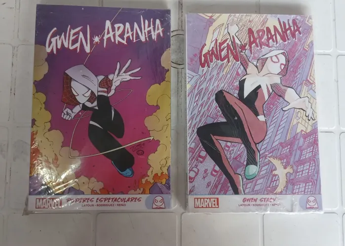 Gwen Aranha 1 e 2 Marvel Teen
