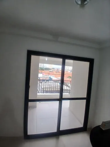 Vendo porta balcão 2,10 x 1,80 m