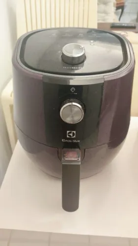 Air Fryer Electrolux Grand 4L - Cor Vinho