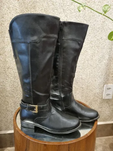Bota Montaria. N°36