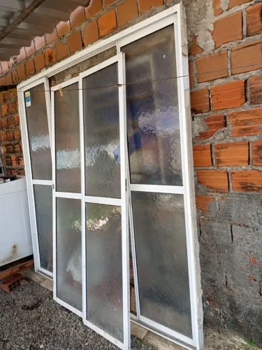 Porta de correr de vidro semi nova ZAP *71