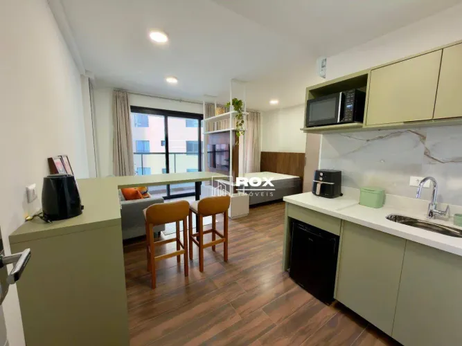 Studio mobiliado e com sacada para alugar, 36 m² por R$ 3.567/mês - Cristo Rei - Curitiba/