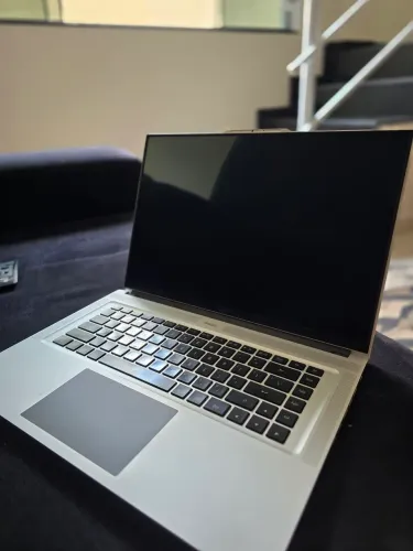 Notebook Gigabyte AERO 16 XE4 OLED