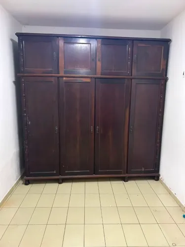 Guarda roupa colonial