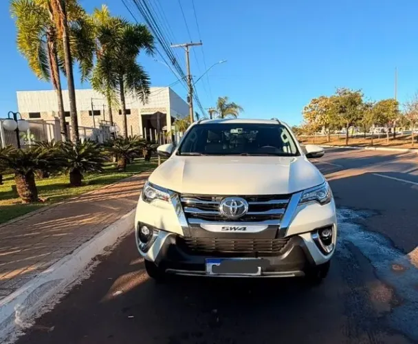 Toyota Hilux SW4 SRX 4X4 2.8 TDI 16V Dies. Aut. 2018