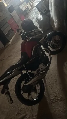 Vendo moto titam 160 completa