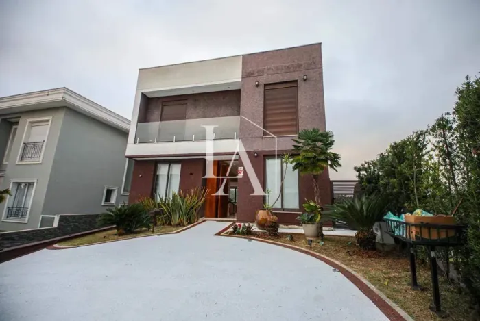 Casa para locação no Tamboré 11 · 4 suítes · 440 m²