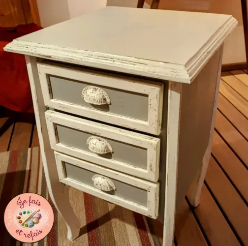 Mesa de Cabeceira Vintage - Leia a descrição