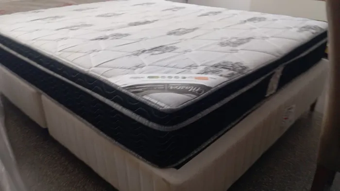 Cama box Queen size Colchão Ortobom molas ensacandas 