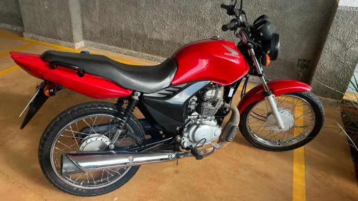 Vendo moto Honda CG 125 FAN ES vermelha