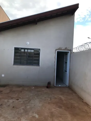 Casa de esquina no Lot. Rancho Alegre II