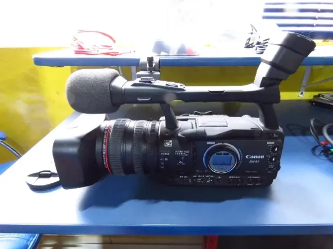 Filmadora de colecionador cineastra Canon XH1a completa com todos acessórios