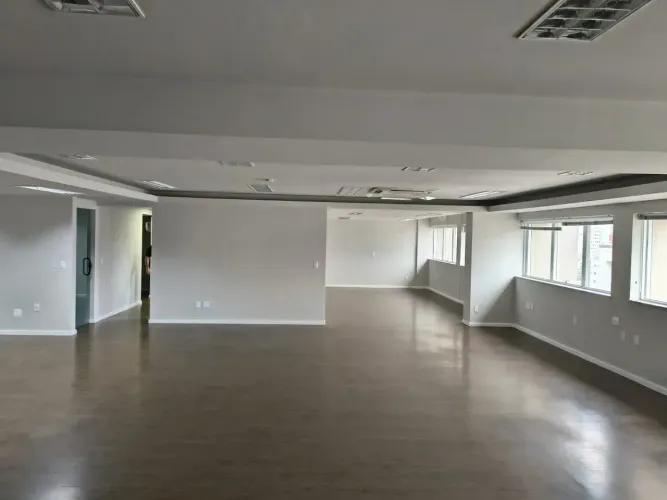 Conjunto comercial 330 m² na Praia do Canto - Vitória - ES