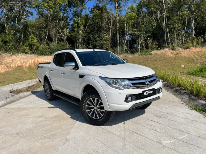 Mitsubishi L200 Triton Sport HPE-S 2.4 CD Dies. AUT 2020