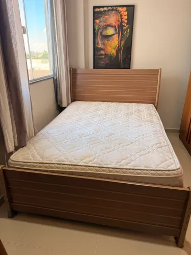 Cama de Casal Madeira com colchão molas
