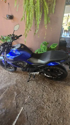 Moto barata e pouco rodada