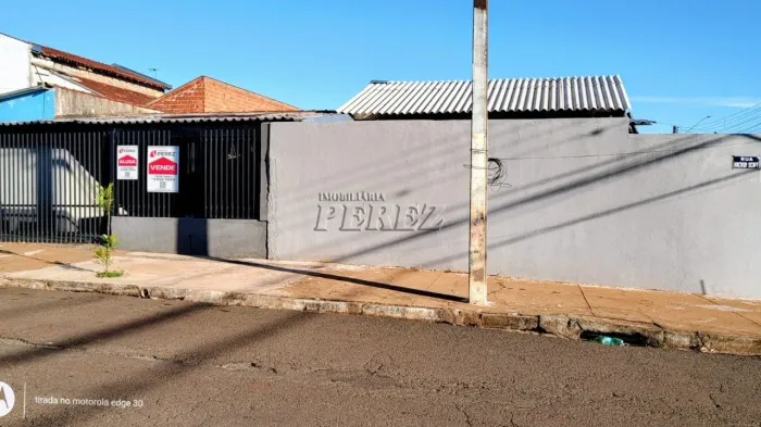 Casa à venda no Ernani Moura Lima na região leste de Londrina