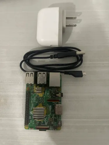 raspberry pi com sistema Batocera configurado 
