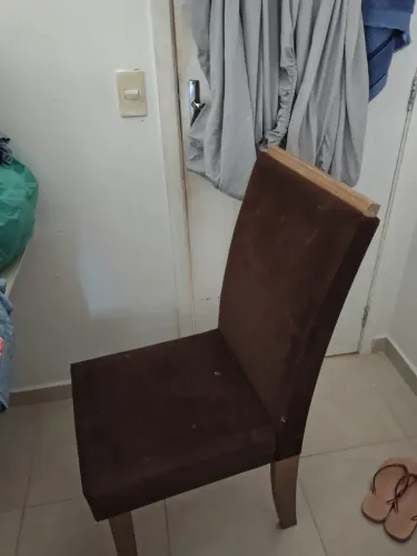 Vende -se mesa 4 meses de uso