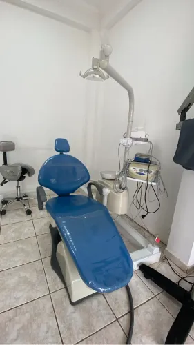 Cadeira de dentista semi nova