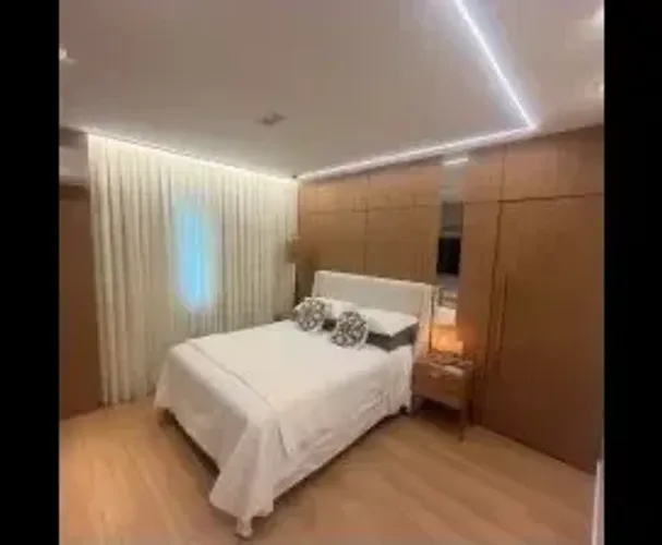 Apartamento para venda tem 145 metros quadrados com 4 quartos