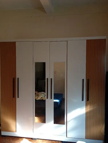 Guarda roupa seis portas