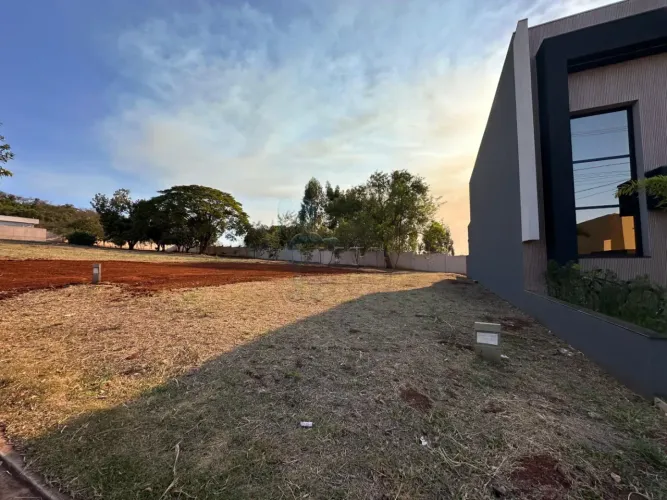 Terreno de 275m² à venda em condomínio - Quinta da Mata