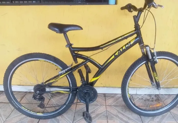Bicicleta caloi semi nova