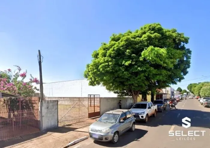 Leilão Judicial - Até 40% de desconto - Comercial com 600m² de terreno no Centro em Batagu