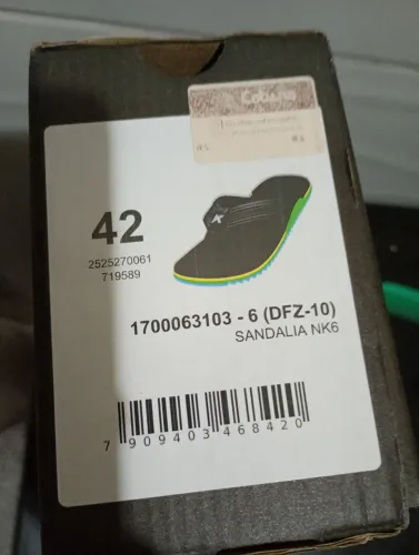Chinelo Kenner tamanho 42 original.