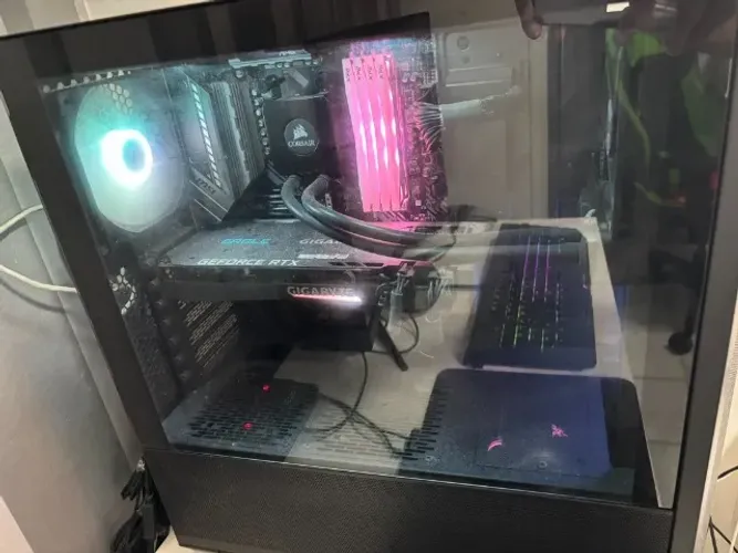 Gabinete Gamer - Ryzen 5600x , RTX 3070, 32Gb, 1TB de armazenamento e fonte XPG 850w Gold