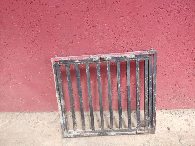 Grade de ferro pra hidrômetro