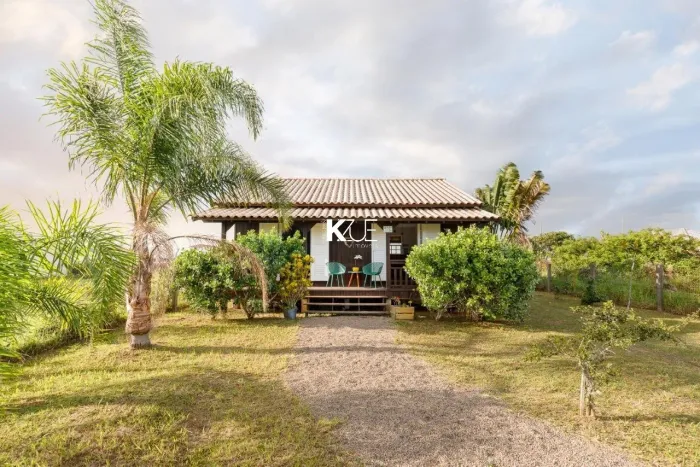 Terreno com Casa à venda perto do mar em Itapiruba