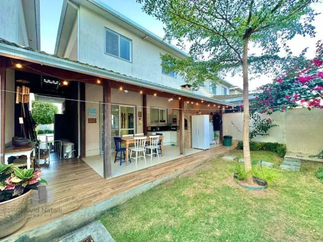 Casa com 3 dormitórios à venda, 126 m² por R$ 1.320.000,00 - Manguinhos - Serra/ES