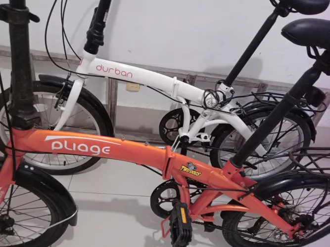 Oportunidade.  As duas juntas por $2,299. Olha só. 