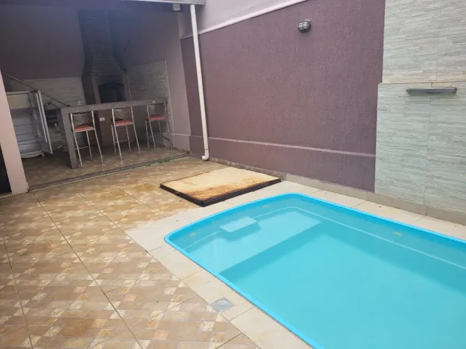 Vendo casa no Interlagos próximo ao Supermercado Pão de Minas