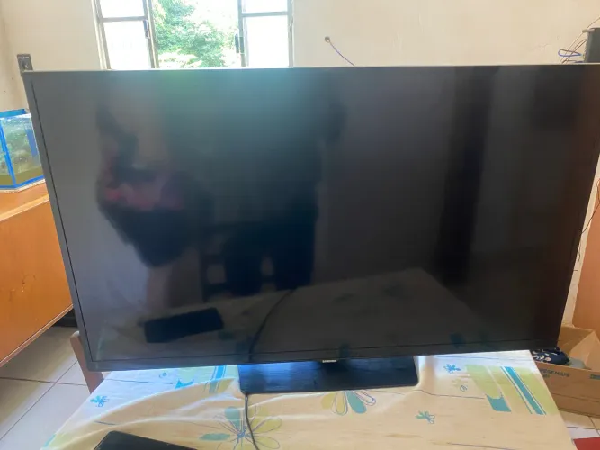 TV Philco 40" LED (Com defeito na imagem) - Para Conserto ou Peças