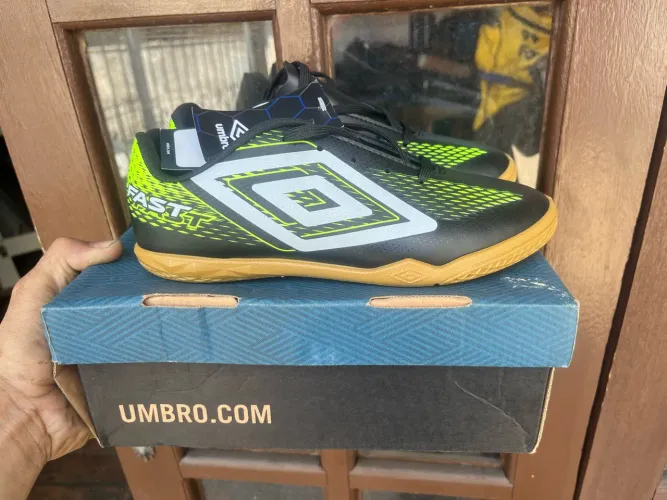 Chuteira UMBRO INFANTIL ORIGINAL