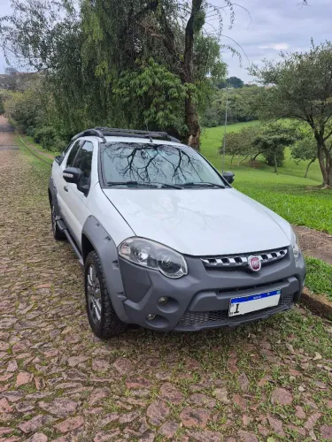 Fiat Strada Adventure1.8/ 1.8 Locker Flex CD 2015