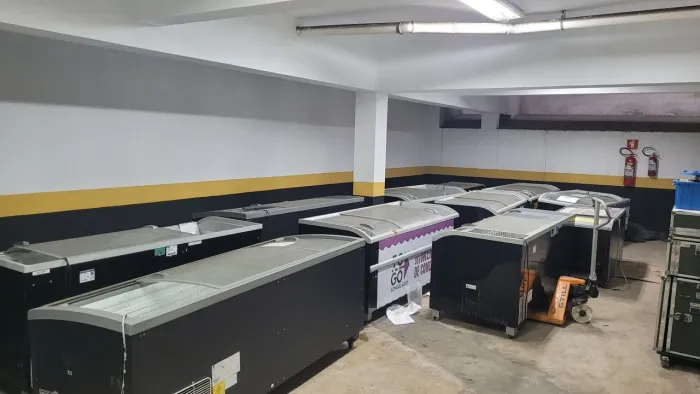 Venda lote 11 Freezers comerciais - MERCO FRICON e ELETROFRIO - congelados e sorvetes