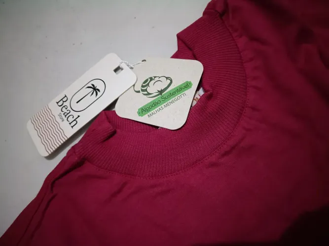 T-shirt feminina (100% algodão)
